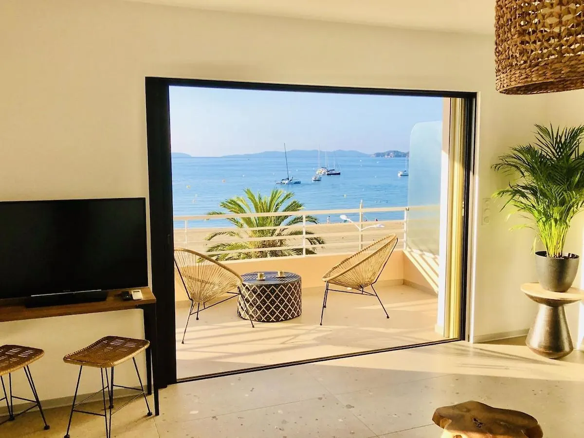 Appartement T3 Lumineux Traversant Totalement Neuf En Face De La Plage Front De Mer Vue Sur Les Iles Vue Mer Panoramique Assuree Residence De La Plage Centre Ville Du Lavandou 3Eme Etage Avec Ascenseur Appartement T3 Le Lavandou Apartment