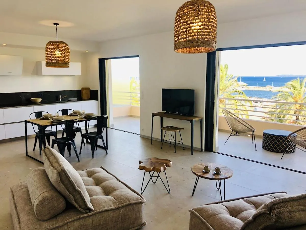 Appartement T3 Lumineux Traversant Totalement Neuf En Face De La Plage Front De Mer Vue Sur Les Iles Vue Mer Panoramique Assuree Residence De La Plage Centre Ville Du Lavandou 3Eme Etage Avec Ascenseur Appartement T3 Le Lavandou Apartment