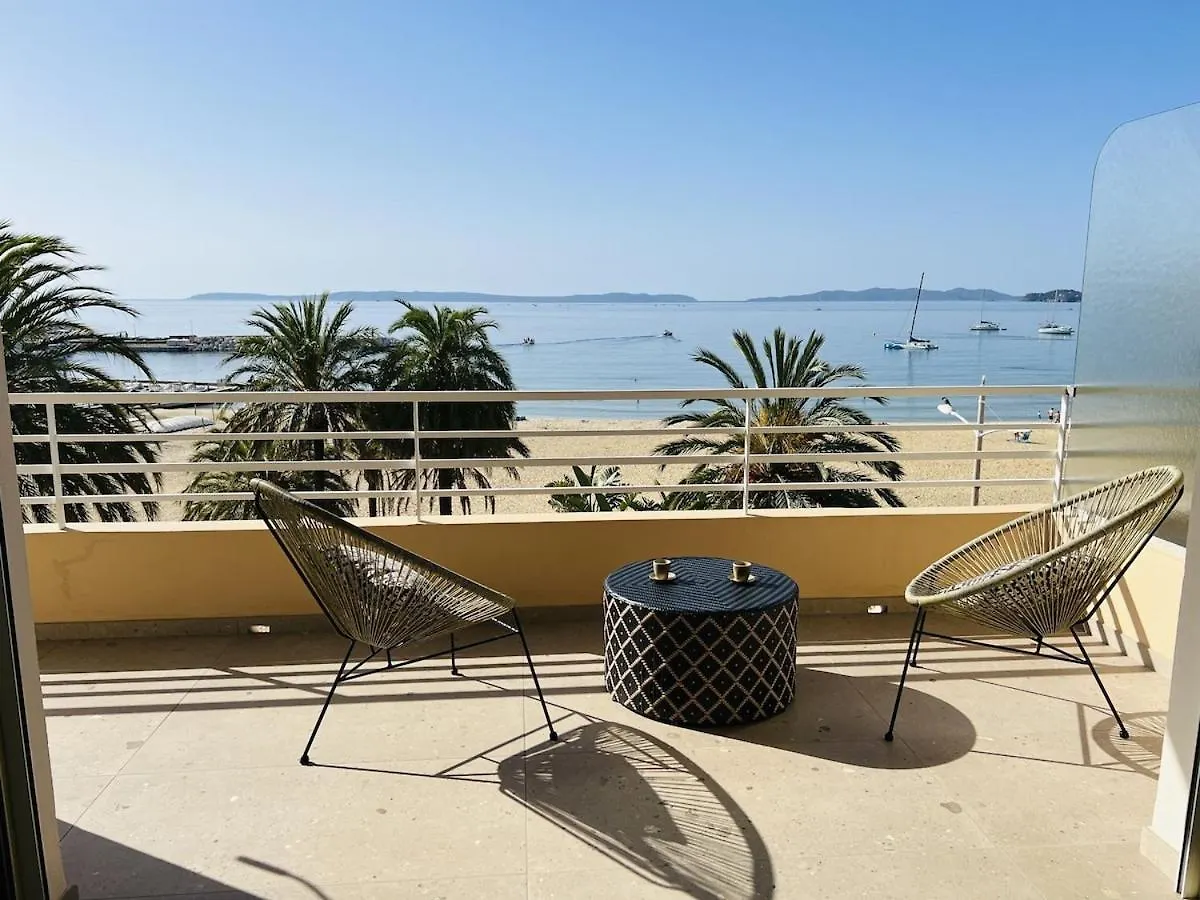 Appartement T3 Lumineux Traversant Totalement Neuf En Face De La Plage Front De Mer Vue Sur Les Iles Vue Mer Panoramique Assuree Residence De La Plage Centre Ville Du Lavandou 3Eme Etage Avec Ascenseur Appartement T3 Le Lavandou