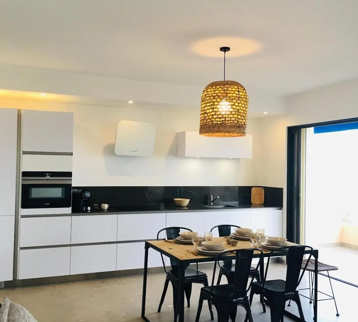 Apartment Appartement T3 Lumineux Traversant Totalement Neuf En Face De La Plage Front De Mer Vue Sur Les Iles Vue Mer Panoramique Assuree Residence De La Plage Centre Ville Du Lavandou 3Eme Etage Avec Ascenseur Appartement T3 Le Lavandou