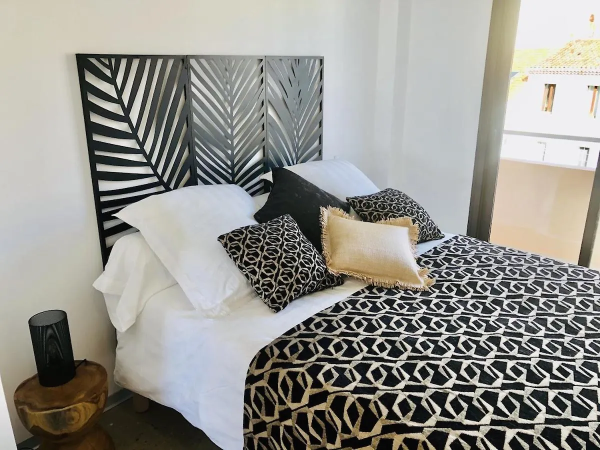 Appartement T3 Lumineux Traversant Totalement Neuf En Face De La Plage Front De Mer Vue Sur Les Iles Vue Mer Panoramique Assuree Residence De La Plage Centre Ville Du Lavandou 3Eme Etage Avec Ascenseur Appartement T3 Le Lavandou 0*,