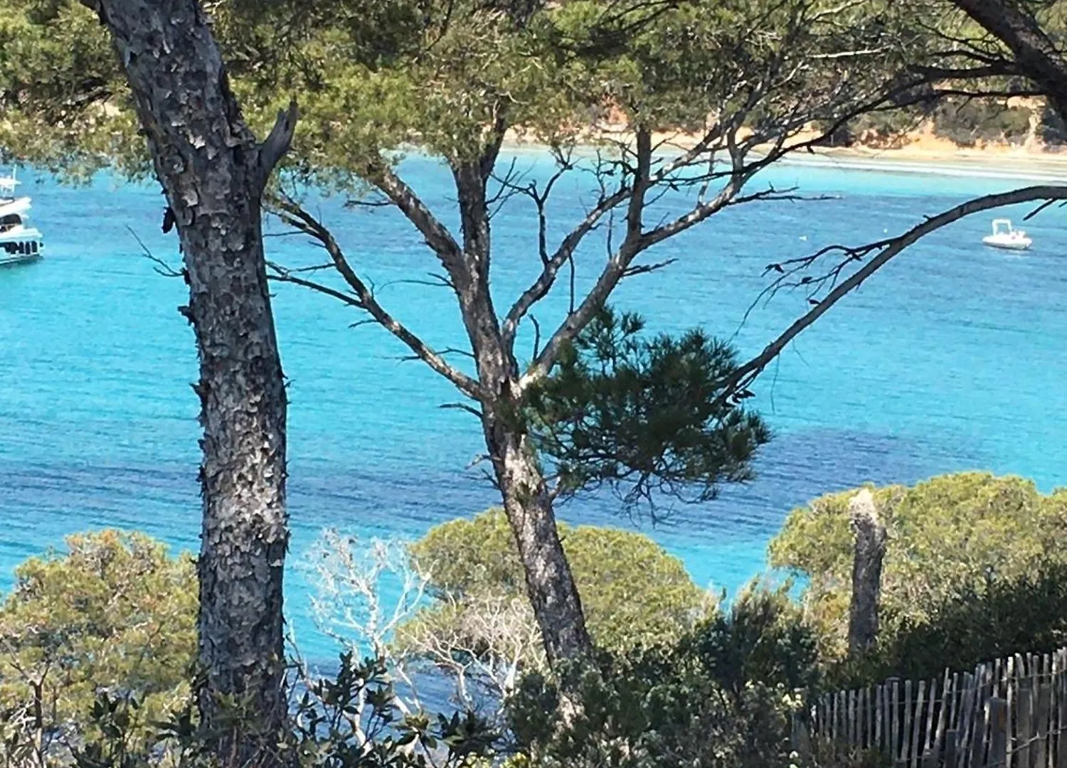 Appartement T3 Lumineux Traversant Totalement Neuf En Face De La Plage Front De Mer Vue Sur Les Iles Vue Mer Panoramique Assuree Residence De La Plage Centre Ville Du Lavandou 3Eme Etage Avec Ascenseur Appartement T3 Le Lavandou